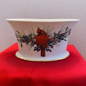 Lenox Winter Greetings By Catherine McClung Oval Cachepot Cardinal